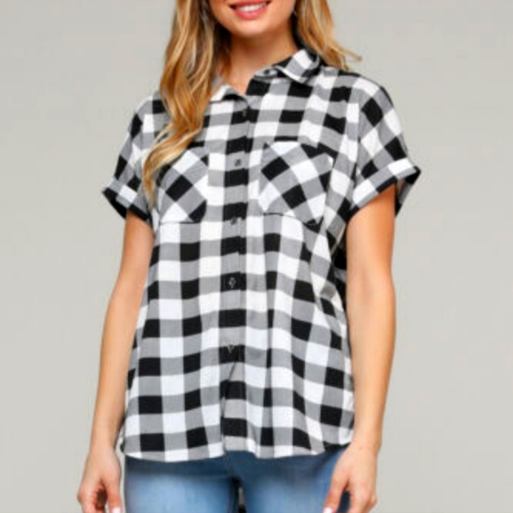 Doublju (Size S) Black & White Plaid Button Down Short Sleeve Collar Shirt